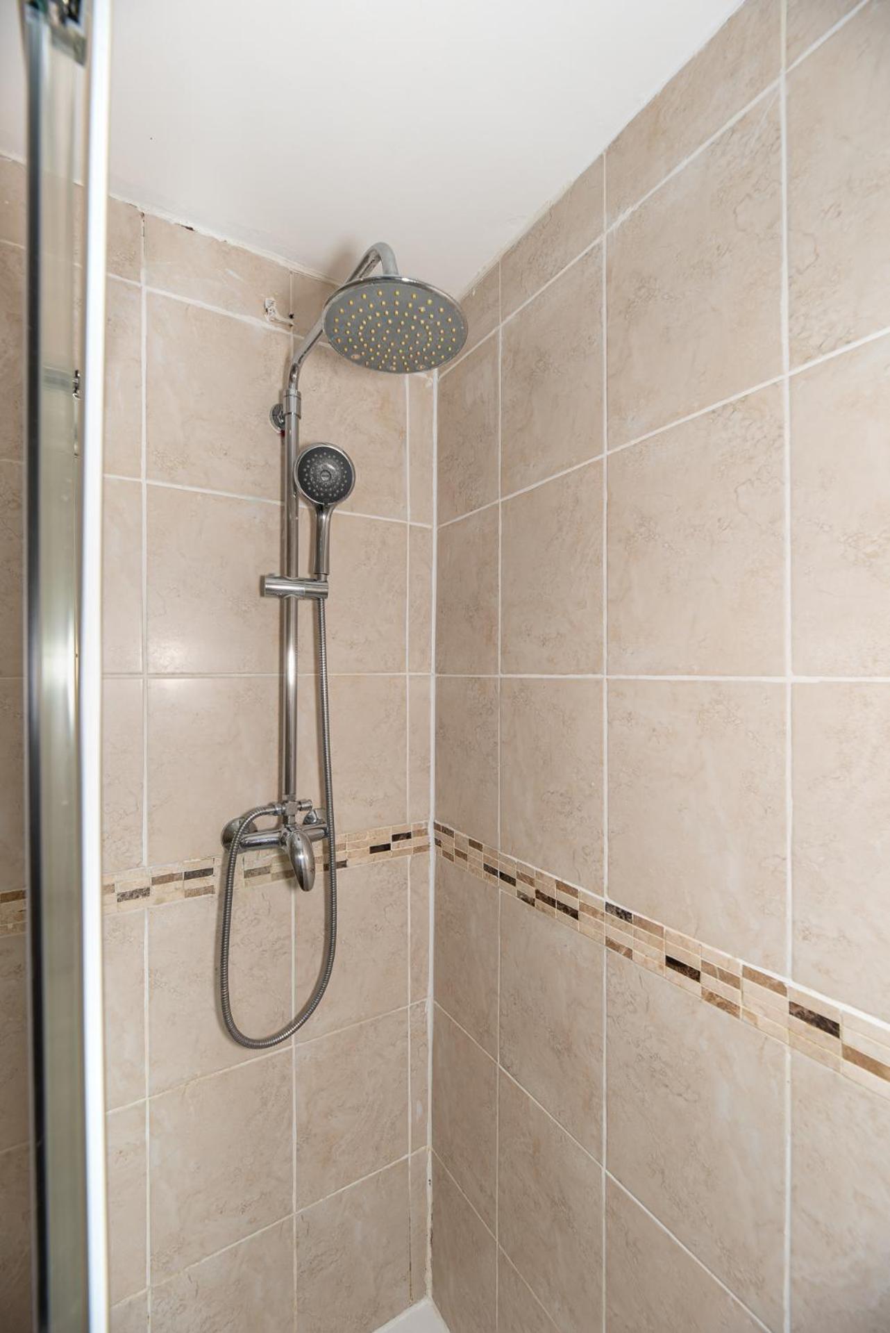 Lovely 3 Bed Apartment In The City Of Londres Extérieur photo